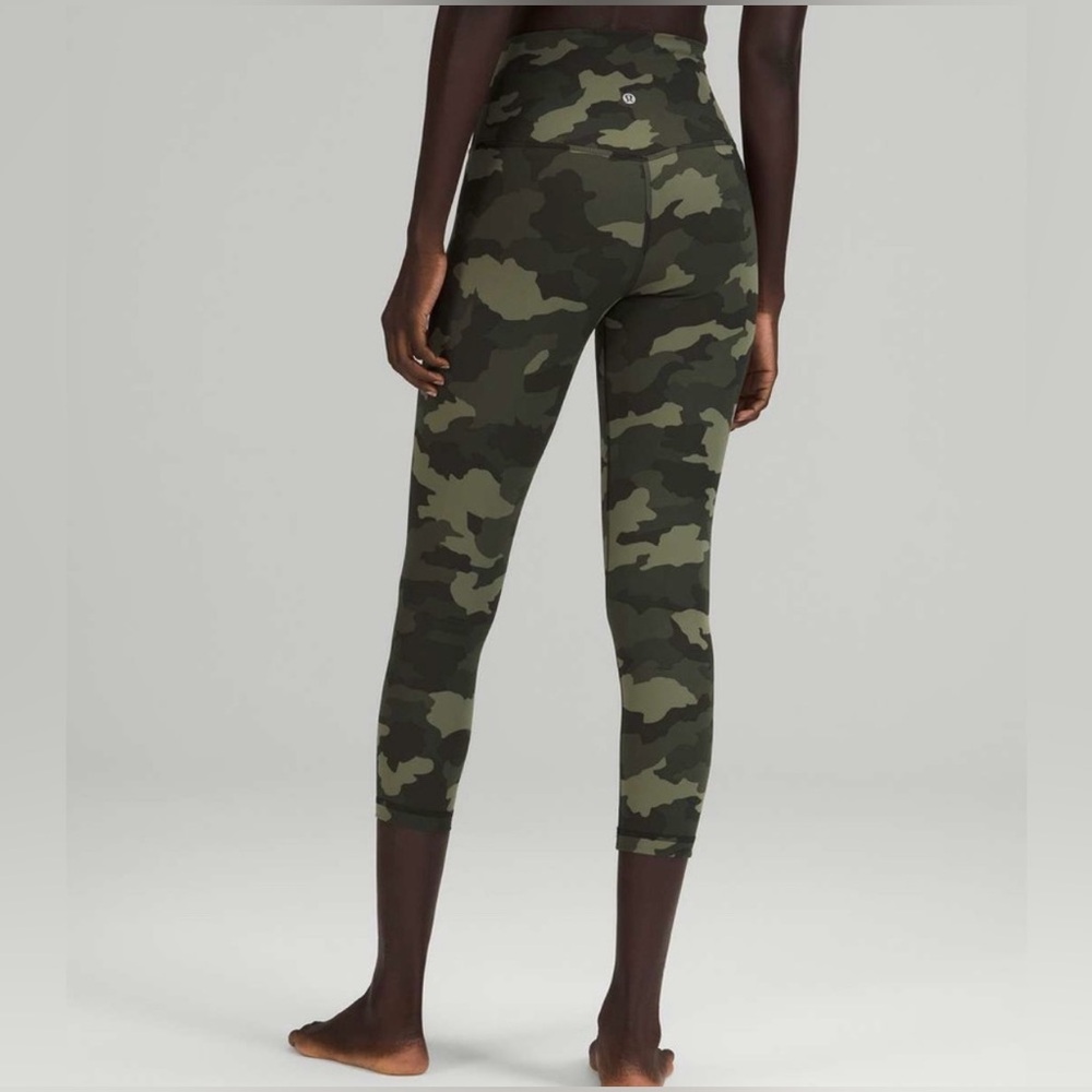 NWT Women’s Camo Lululemon Align HR 23” Pant Size 18